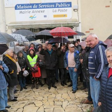 Villeneuve sur Lot - Un rassemblement pour maintenir le bureau de poste