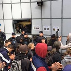 Hauts-de-Seine : après un mois de grève, le conflit se durcit à la Poste