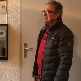 "Laissez-nous cette cabine !" : un village des Hautes-Alpes se bat pour garder son téléphone public