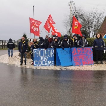 Les facteurs de Feuquières contre la réorganisation de La Poste