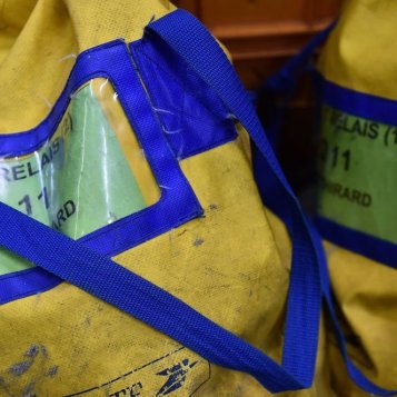 Reprise d'activité à la poste de La Mure, en Isère, après six jours de grève