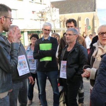 Le collectif de défense de la Poste s'invite au conseil d'Yvré