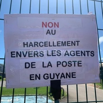 Blocage de la Poste à Cayenne : « On n'est pas là pour un agent, on est là pour tous les agents