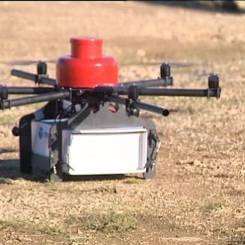 Un drone de La Poste s'entraîne à livrer les colis dans le Var
