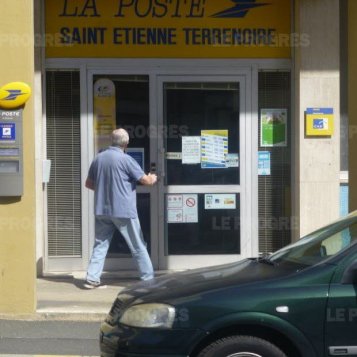 À Saint-Etienne, les bureaux de poste de Terrenoire et de La Cotonne resteront ouverts