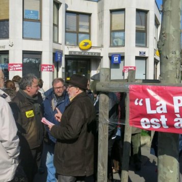 ils manifestent pour garder leur Poste des Joncs-Marins