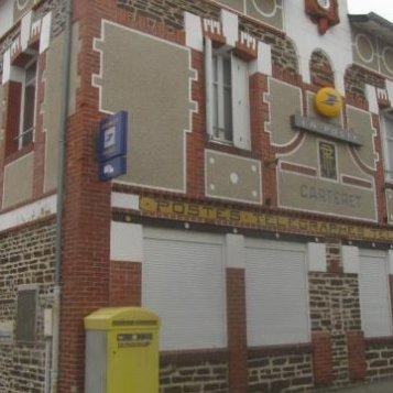 le bureau sauvé par le facteur-guichetier