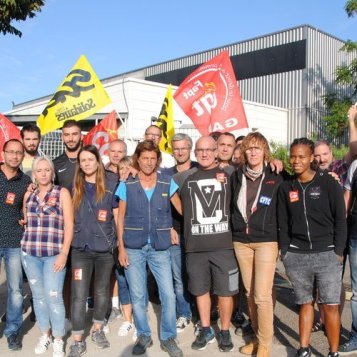 Nîmes : une trentaine de facteurs en grève
