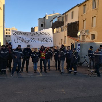 Montpellier Rondelet : second jour de grève pour les factrices et les facteurs.