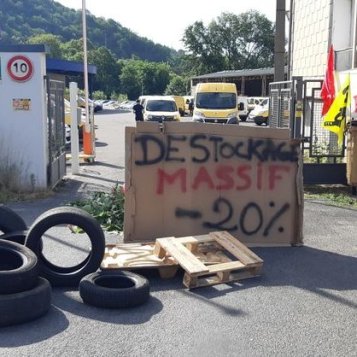 Tulle : en grève pour le 14e jour, les facteurs manifestent et sont rejoints par d'autres