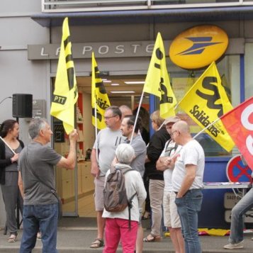 Ultime mobilisation contre la fermeture du bureau de poste de la Patte d'Oie à Auch