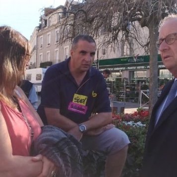 François Hollande apporte son soutien aux facteurs grévistes de Tulle