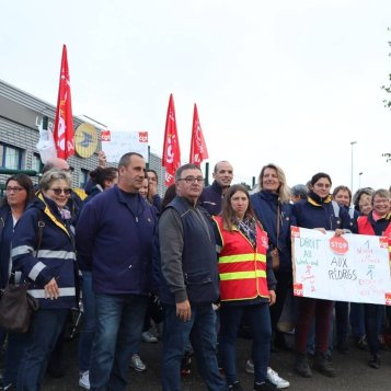 Château-Gontier. Une soixantaine d'employés de La Poste en grève