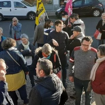 Billom : rassemblement contre la fermeture de La Poste