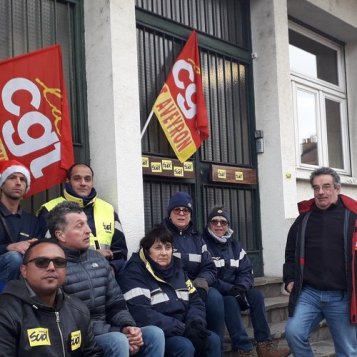 Aveyron : le conflit à La Poste de Cassagnes-Bégonhès sent le lisier