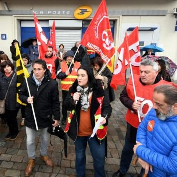 Ils s'opposent à la fermeture de la poste du Marcadieu