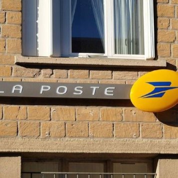 À Vertaizon , un collectif envahit La Poste et l'empêche de fermer
