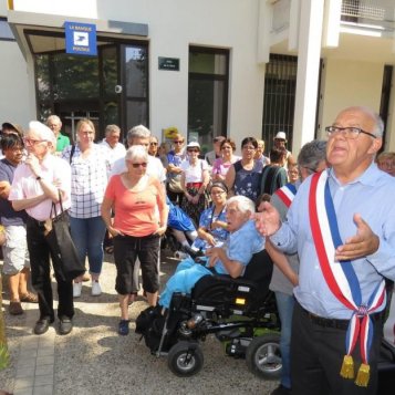 La fermeture estivale de la poste ne passe pas.