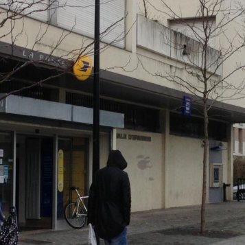 La Poste suspend la distribution de colis dans certaines rues
