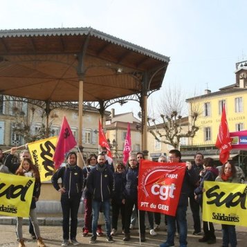 Les facteurs poursuivent la grève à Mirande