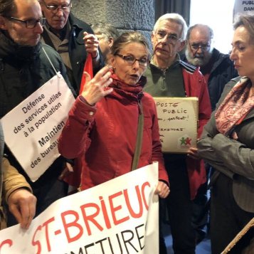Les défenseurs des bureaux de Poste remettent la pression