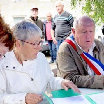 Ploumilliau. 800 signatures soutiennent le maire contre La Poste ...