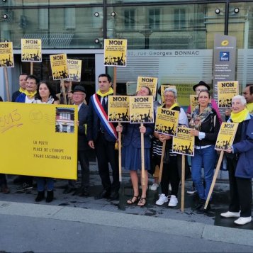 Les habitants de Lacanau Océan mobilisés contre la fermeture de leur bureau de poste