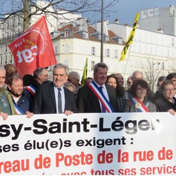 Le Val-de-Marne manifeste à Bercy pour défendre la Poste
