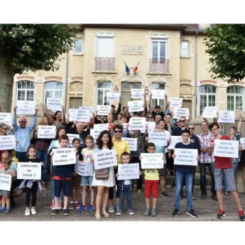 Jugy : les habitants se mobilisent pour garder Christiane, leur factrice