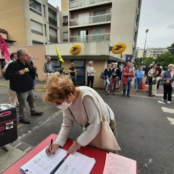 Nogent-sur-Marne : malgré une forte mobilisation, le bureau de poste fermera dans une semaine