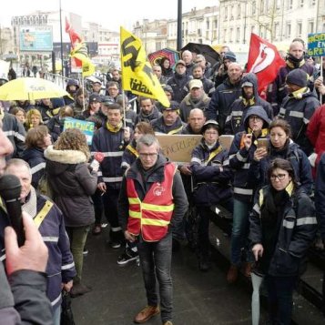 Les facteurs en grève depuis trois semaines reçus à la préfecture
